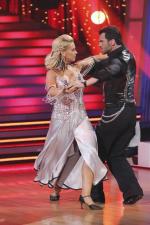 Танцы со звездами: 427x640 / 54 Кб