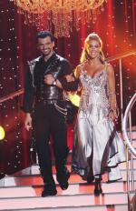 Танцы со звездами: 415x640 / 62 Кб