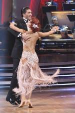 Танцы со звездами: 427x640 / 56 Кб