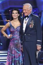 Танцы со звездами: 427x640 / 53 Кб