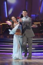 Танцы со звездами: 427x640 / 46 Кб