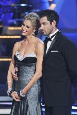 Танцы со звездами: 427x640 / 45 Кб