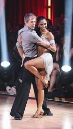 Танцы со звездами: 365x640 / 42 Кб