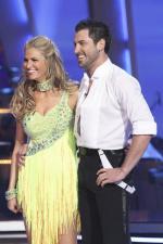 Танцы со звездами: 427x640 / 50 Кб