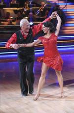 Танцы со звездами: 419x640 / 56 Кб