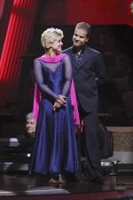 Танцы со звездами: 427x640 / 42 Кб