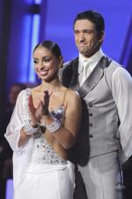 Танцы со звездами: 427x640 / 47 Кб