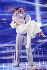 Танцы со звездами: 427x640 / 54 Кб