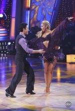 Танцы со звездами: 436x640 / 57 Кб