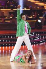 Танцы со звездами: 427x640 / 59 Кб