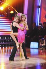 Танцы со звездами: 427x640 / 54 Кб