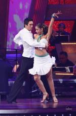 Танцы со звездами: 424x640 / 49 Кб