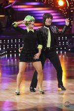 Танцы со звездами: 427x640 / 56 Кб