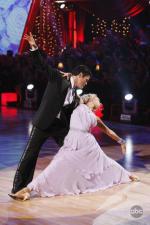 Танцы со звездами: 427x640 / 50 Кб