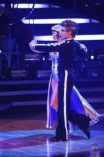 Танцы со звездами: 427x640 / 47 Кб