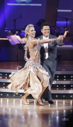 Танцы со звездами: 368x640 / 46 Кб