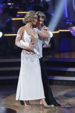 Танцы со звездами: 427x640 / 43 Кб