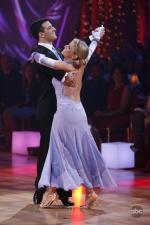 Танцы со звездами: 427x640 / 44 Кб