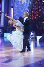 Танцы со звездами: 427x640 / 54 Кб