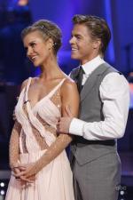 Танцы со звездами: 427x640 / 52 Кб