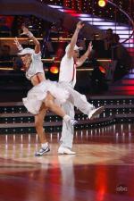 Танцы со звездами: 427x640 / 58 Кб