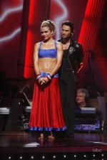 Танцы со звездами: 427x640 / 43 Кб