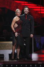 Танцы со звездами: 426x640 / 40 Кб