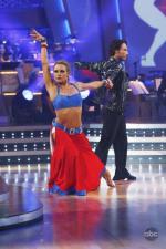 Танцы со звездами: 427x640 / 53 Кб