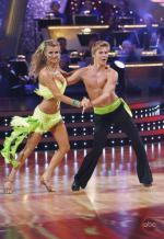 Танцы со звездами: 442x640 / 64 Кб