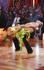 Танцы со звездами: 410x640 / 57 Кб