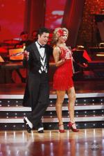 Танцы со звездами: 427x640 / 54 Кб