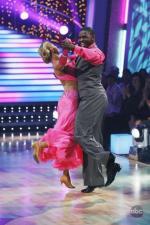 Танцы со звездами: 427x640 / 61 Кб