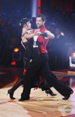 Танцы со звездами: 409x640 / 42 Кб