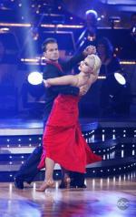 Танцы со звездами: 405x640 / 49 Кб