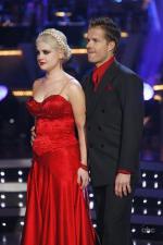 Танцы со звездами: 427x640 / 43 Кб