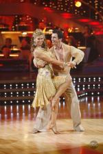 Танцы со звездами: 427x640 / 57 Кб