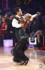 Танцы со звездами: 414x640 / 47 Кб