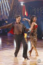 Танцы со звездами: 426x640 / 61 Кб