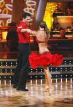 Танцы со звездами: 438x640 / 56 Кб