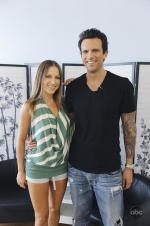 Танцы со звездами: 426x640 / 47 Кб