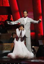 Танцы со звездами: 443x640 / 48 Кб