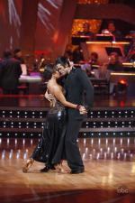 Танцы со звездами: 427x640 / 52 Кб