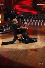 Танцы со звездами: 426x640 / 49 Кб