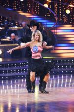 Танцы со звездами: 467x700 / 74 Кб