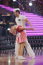 Танцы со звездами: 483x725 / 71 Кб