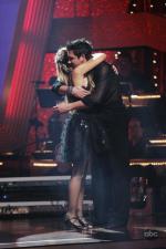 Танцы со звездами: 427x640 / 43 Кб