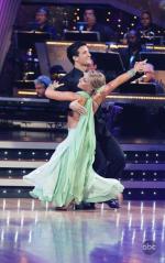 Танцы со звездами: 402x640 / 54 Кб