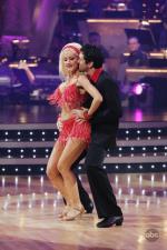 Танцы со звездами: 427x640 / 53 Кб