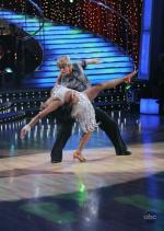 Танцы со звездами: 457x640 / 64 Кб