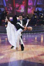 Танцы со звездами: 427x640 / 56 Кб